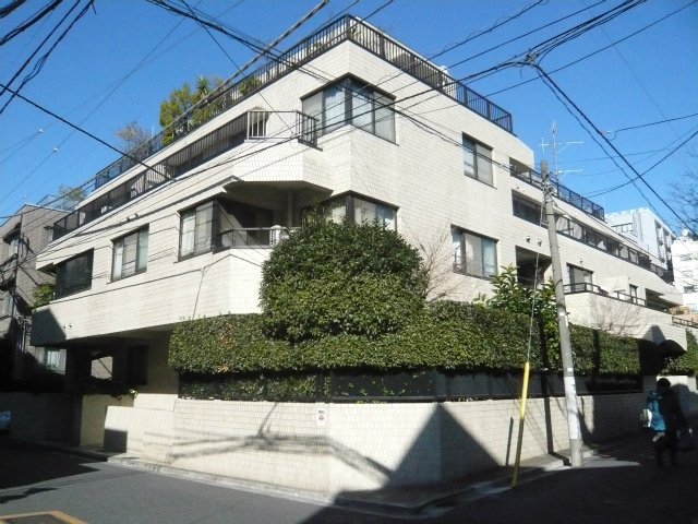 青山ロイヤルフラット