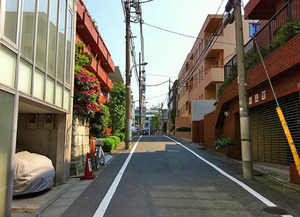 アピカ前.jpg
