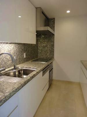 R6143617-5.jpg
