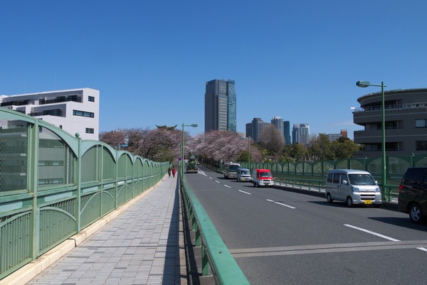 青山陸橋.jpg