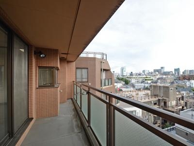 ガーデンテラス神宮前６Ｆバルコニ2.jpg