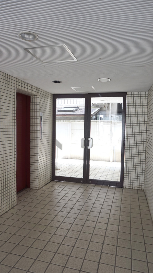 サンライン南青山ハイツ共用部.jpg