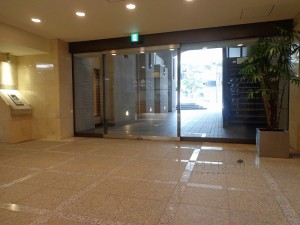 赤坂パインクレストのエントランス画像