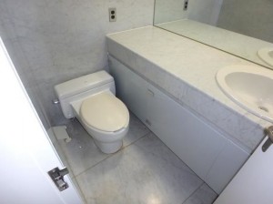 502トイレ
