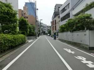 シャトー赤坂_前面道路