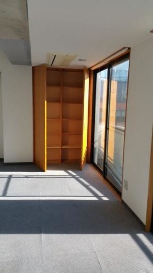 302室内