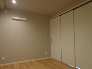 青山コーポラスの洋室