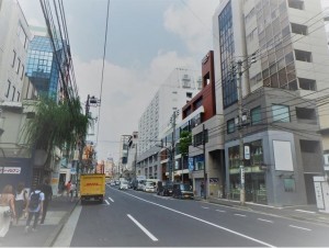 骨董通りから見た外観