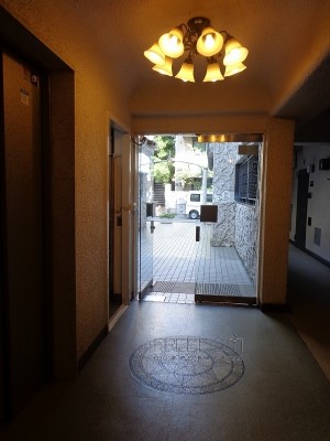 秀和高樹町レジデンス-外観共用部