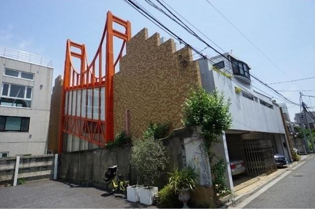 ブリッジハウス