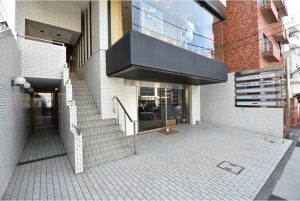 ヴィラ・ロイヤル神宮前_外観共用部 