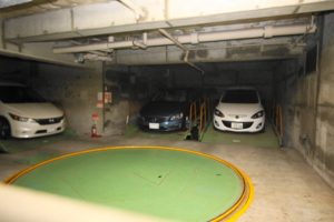赤坂ロイヤルマンション_駐車場1